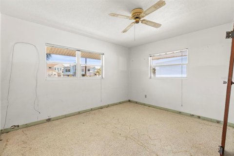 Casa en venta en Indian Rocks Beach, Florida, 2 dormitorios, 65.22 m2 № 1737076 - foto 13