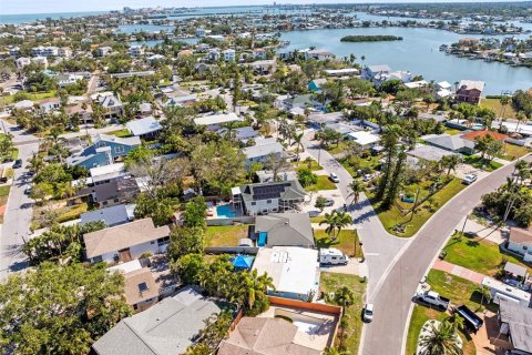 Casa en venta en Indian Rocks Beach, Florida, 2 dormitorios, 65.22 m2 № 1737076 - foto 10