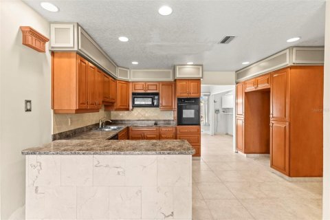 Casa en venta en Indian Rocks Beach, Florida, 2 dormitorios, 65.22 m2 № 1737076 - foto 18