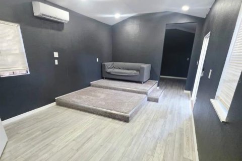 Villa ou maison à louer à Tampa, Floride: 3 chambres, 81.38 m2 № 2416548 - photo 21