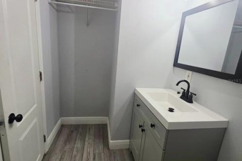 Villa ou maison à louer à Tampa, Floride: 3 chambres, 81.38 m2 № 2416548 - photo 16