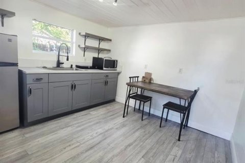 Villa ou maison à louer à Tampa, Floride: 3 chambres, 81.38 m2 № 2416548 - photo 14