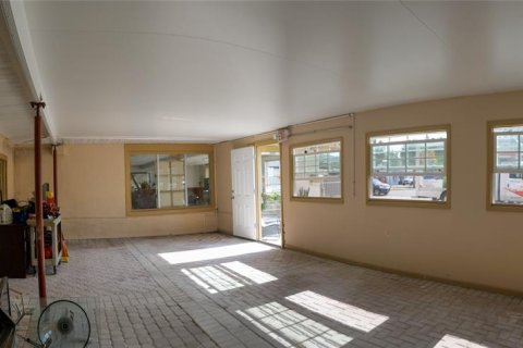 Commercial property in Largo, Florida 216.46 sq.m. № 2101595 - photo 3