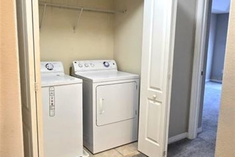 Touwnhouse à louer à Orlando, Floride: 3 chambres, 151.06 m2 № 2091548 - photo 11