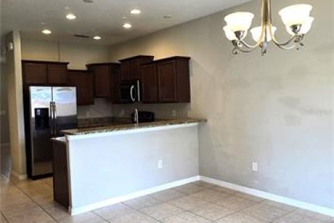 Touwnhouse à louer à Orlando, Floride: 3 chambres, 151.06 m2 № 2091548 - photo 4