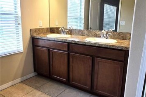 Touwnhouse à louer à Orlando, Floride: 3 chambres, 151.06 m2 № 2091548 - photo 13
