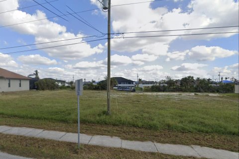 Commercial property in Cape Coral, Florida № 2259692 - photo 14