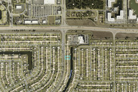 Commercial property in Cape Coral, Florida № 2259692 - photo 16