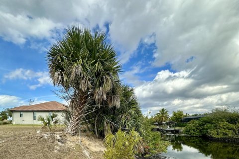 Commercial property in Cape Coral, Florida № 2259692 - photo 7