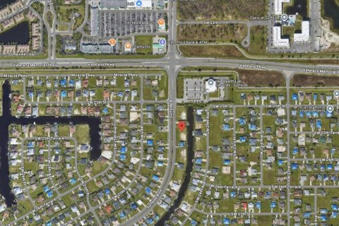 Commercial property in Cape Coral, Florida № 2259692 - photo 3
