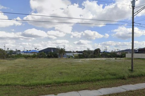 Commercial property in Cape Coral, Florida № 2259692 - photo 13