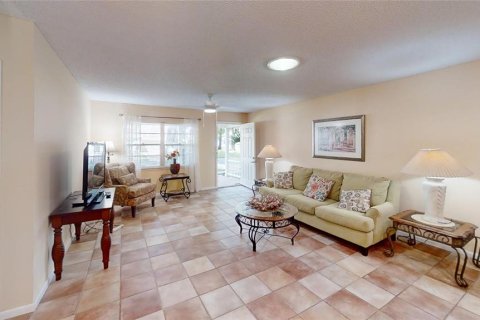 Villa ou maison à louer à Ocala, Floride: 2 chambres, 127.18 m2 № 2421595 - photo 5