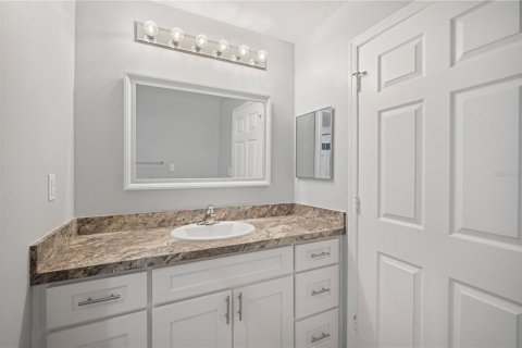 Copropriété à louer à Tampa, Floride: 2 chambres, 109.25 m2 № 1903387 - photo 13