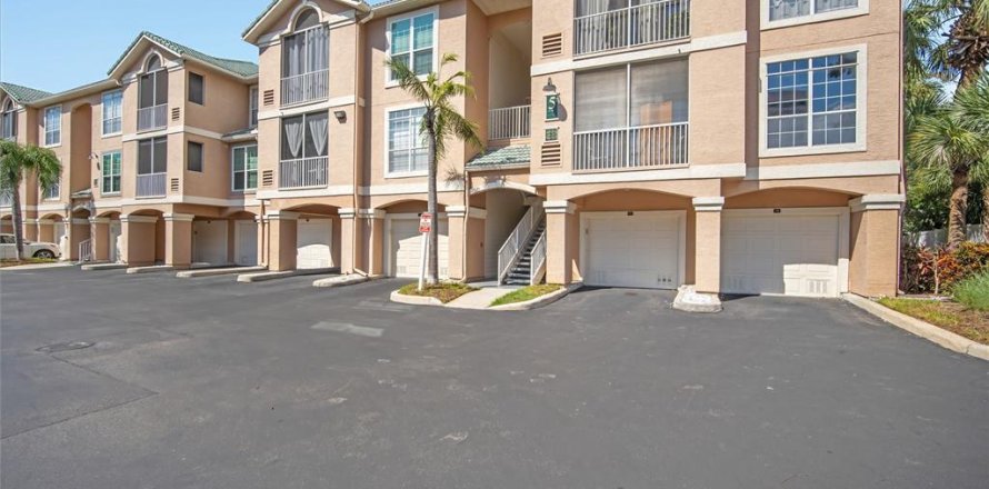 Condominio en Tampa, Florida, 2 dormitorios № 1903387