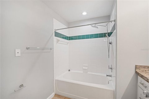 Condominio en alquiler en Tampa, Florida, 2 dormitorios, 109.25 m2 № 1903387 - foto 14