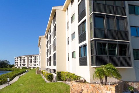 Condo in Port Richey, Florida, 2 bedrooms  № 1740757 - photo 24