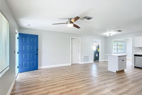 House in Beverly Hills, Florida 3 bedrooms, 133.04 sq.m. № 1918959 - photo 4