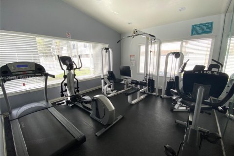 Condo in Hialeah, Florida, 1 bedroom  № 2026399 - photo 14
