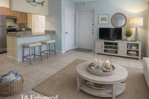 Condo in Hialeah, Florida, 1 bedroom  № 2026399 - photo 2