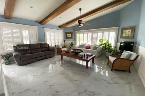 Condo in Hialeah, Florida, 1 bedroom  № 2026399 - photo 15