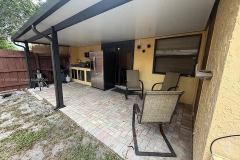 Casa en alquiler en Deerfield Beach, Florida, 3 dormitorios, 106.65 m2 № 1891358 - foto 5