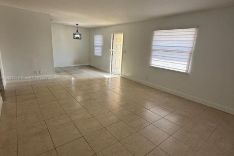Casa en alquiler en Deerfield Beach, Florida, 3 dormitorios, 106.65 m2 № 1891358 - foto 22
