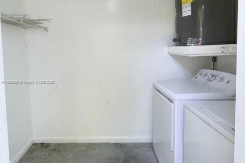 Casa en alquiler en Deerfield Beach, Florida, 3 dormitorios, 106.65 m2 № 1891358 - foto 8