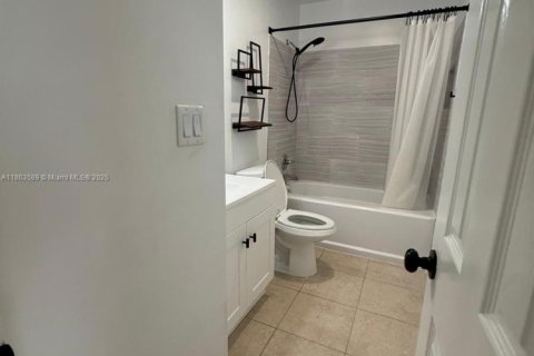 Casa en alquiler en Deerfield Beach, Florida, 3 dormitorios, 106.65 m2 № 1891358 - foto 20