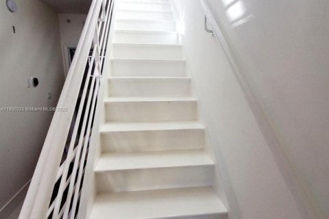 Copropriété à vendre à Miami Beach, Floride: 2 chambres, 95.32 m2 № 1943848 - photo 8