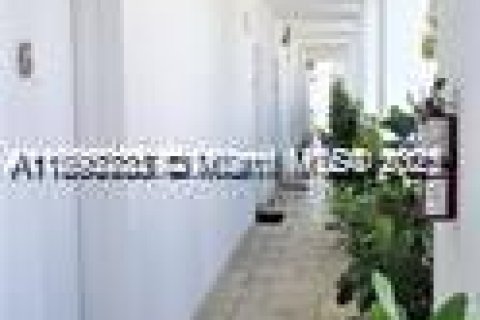 Copropriété à vendre à Miami Beach, Floride: 2 chambres, 95.32 m2 № 1943848 - photo 4