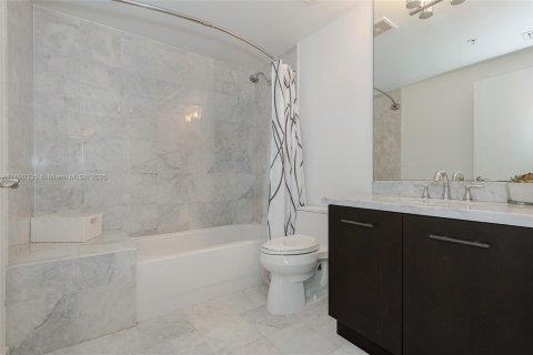 Condominio en venta en Miami Beach, Florida, 2 dormitorios, 95.32 m2 № 1943848 - foto 23