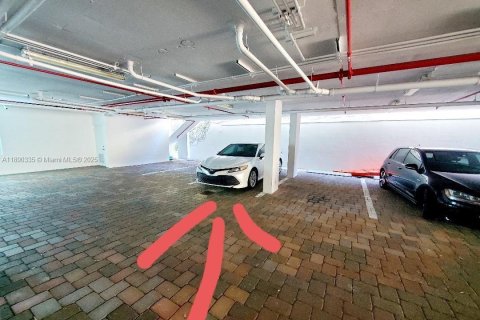 Copropriété à vendre à Miami Beach, Floride: 2 chambres, 95.32 m2 № 1943848 - photo 13