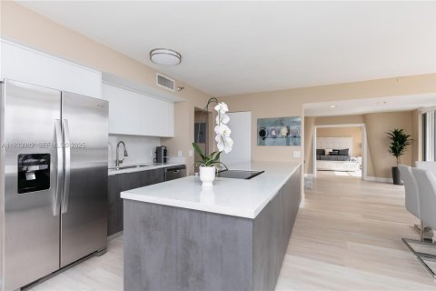 Condominio en venta en Aventura, Florida, 2 dormitorios, 128.21 m2 № 1991867 - foto 17