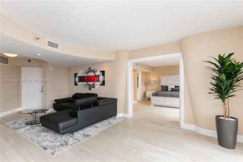 Condominio en venta en Aventura, Florida, 2 dormitorios, 128.21 m2 № 1991867 - foto 6