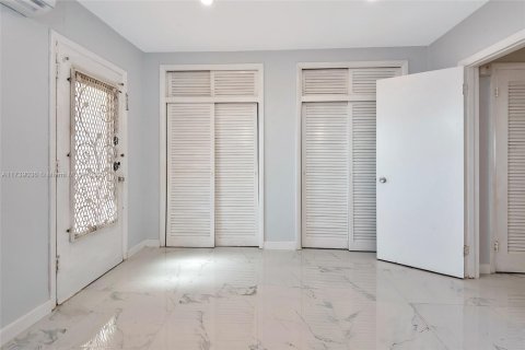 Condo in Hallandale Beach, Florida, 1 bedroom  № 1487662 - photo 12