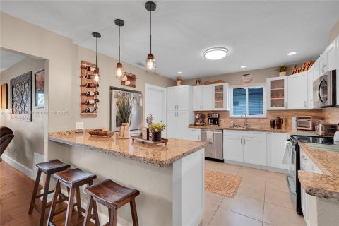 Casa en venta en Pembroke Pines, Florida, 3 dormitorios, 146.6 m2 № 1836589 - foto 14