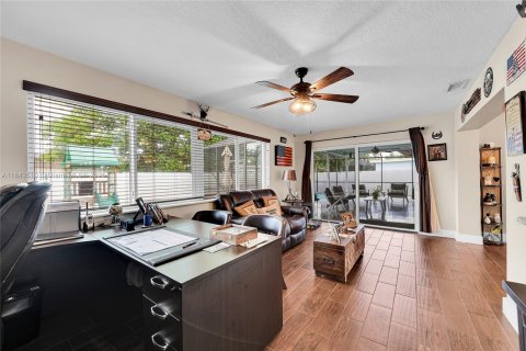 Casa en venta en Pembroke Pines, Florida, 3 dormitorios, 146.6 m2 № 1836589 - foto 23