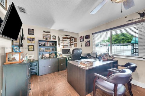Casa en venta en Pembroke Pines, Florida, 3 dormitorios, 146.6 m2 № 1836589 - foto 21