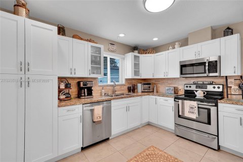Casa en venta en Pembroke Pines, Florida, 3 dormitorios, 146.6 m2 № 1836589 - foto 18