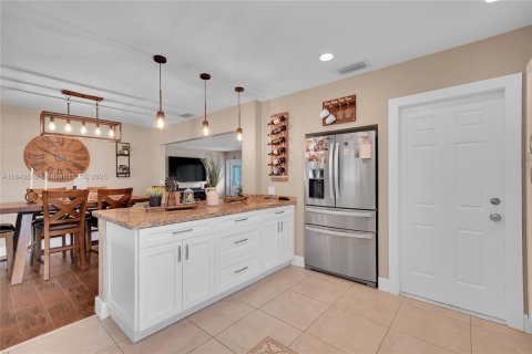 Casa en venta en Pembroke Pines, Florida, 3 dormitorios, 146.6 m2 № 1836589 - foto 16