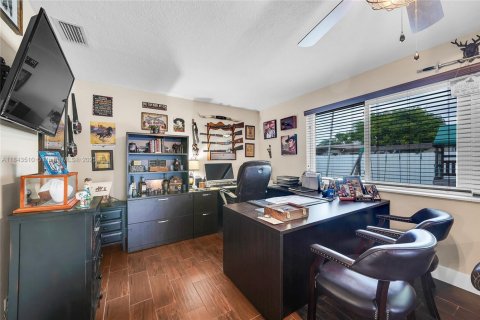 Casa en venta en Pembroke Pines, Florida, 3 dormitorios, 146.6 m2 № 1836589 - foto 22