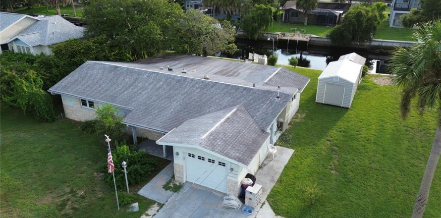 Casa en Crystal River, Florida 3 dormitorios, 187.76 m2 № 1870801