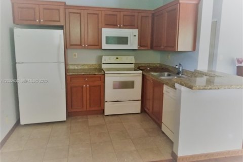 Condominio en Coral Springs, Florida, 2 dormitorios  № 2077656