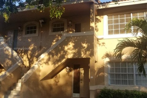 Condominio en alquiler en Coral Springs, Florida, 2 dormitorios, 77.57 m2 № 2077656 - foto 3