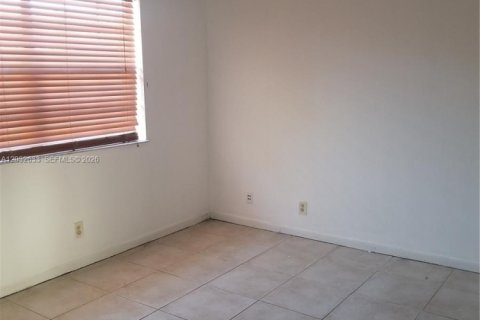 Condominio en alquiler en Coral Springs, Florida, 2 dormitorios, 77.57 m2 № 2077656 - foto 6