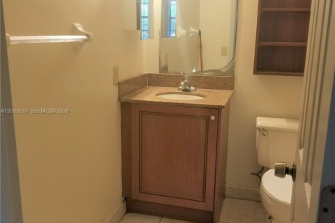 Condominio en alquiler en Coral Springs, Florida, 2 dormitorios, 77.57 m2 № 2077656 - foto 8