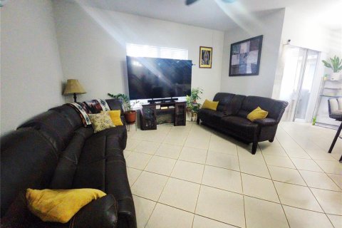 House in Riverview, Florida 4 bedrooms, 172.24 sq.m. № 2102652 - photo 25