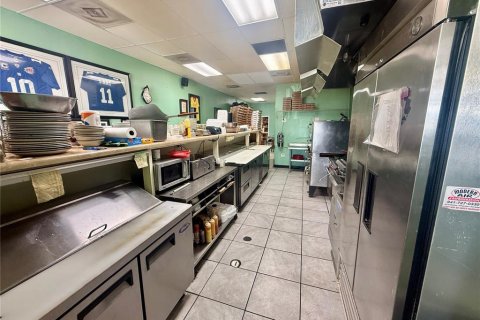 Купить коммерческую недвижимость в Брейдентон, Флорида 154.59м2, № 2214365 - фото 14