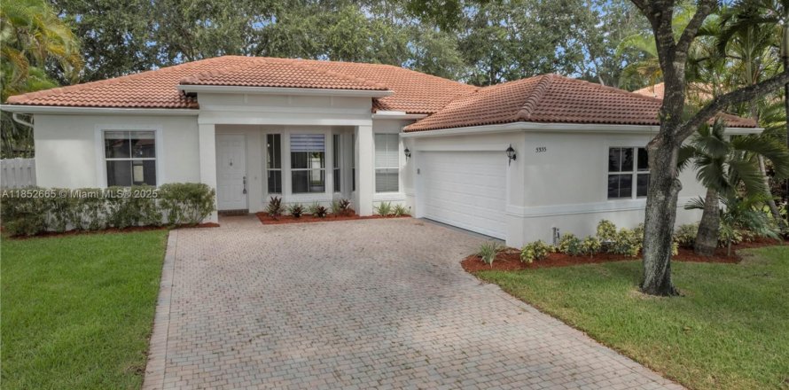 Casa en Hollywood, Florida 3 dormitorios, 168.52 m2 № 1877670