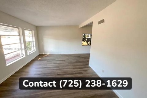 Villa ou maison à louer à Port St. Lucie, Floride: 2 chambres, 98.29 m2 № 2066616 - photo 3